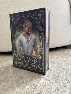 Zodiac Academy 4 Shadow Princess Luxe Edition *Signed and sealed*